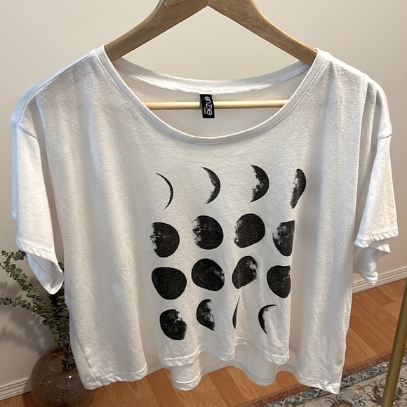 Little white moon phase t - Picture 2 of 3